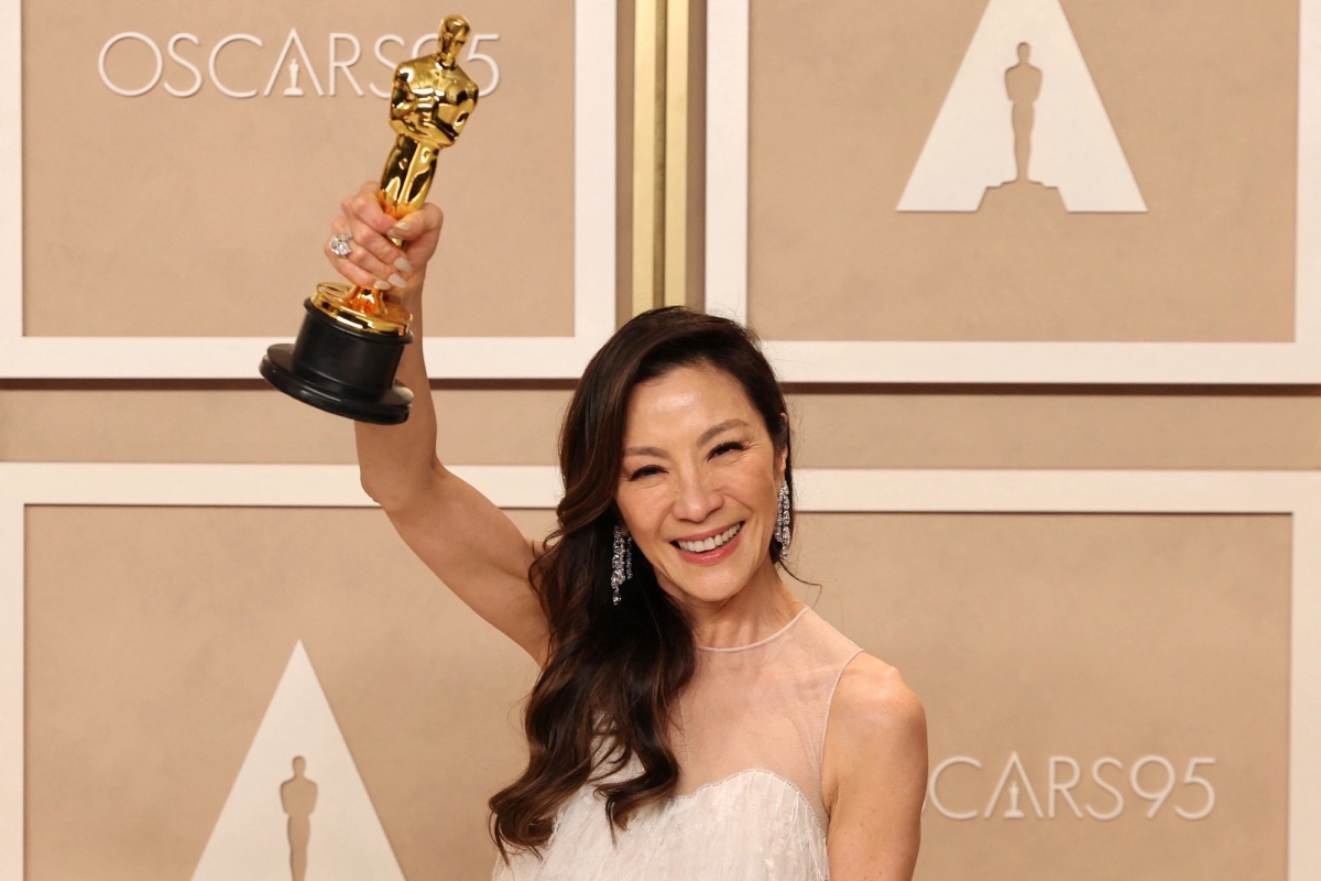 duong tu quynh dau an dang cap cua ngoi sao lam nen lich su tai oscar hinh anh 5