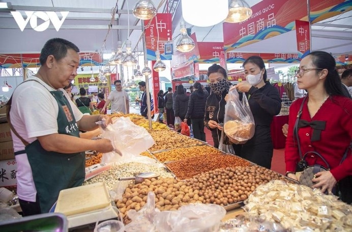 vietnam-china international trade and tourism fair draws thousands of visitors picture 6