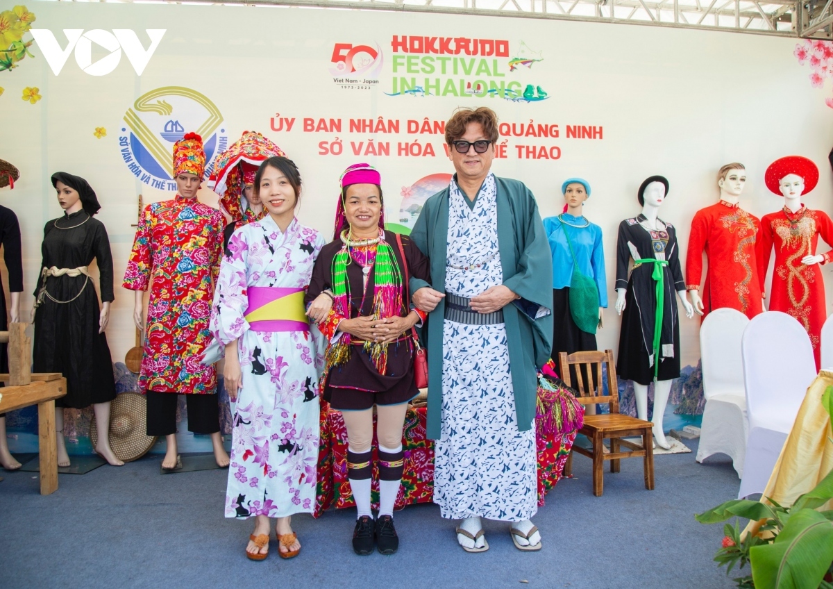 hokkaido festival excites crowds in ha long picture 1