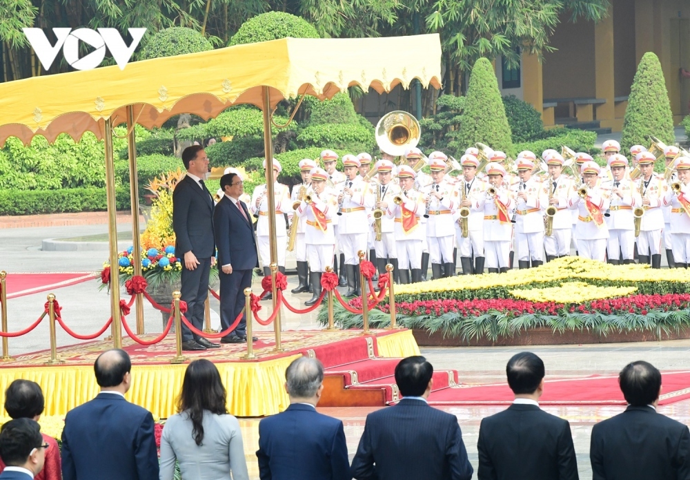 pm chinh hosts welcome ceremony for dutch counterpart picture 1 pm chinh hosts welcome ceremony for dutch counterpart picture 1