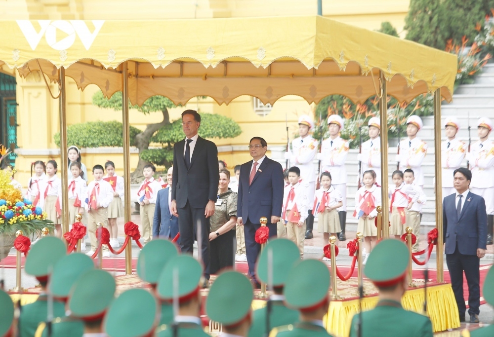 pm chinh hosts welcome ceremony for dutch counterpart picture 2 pm chinh hosts welcome ceremony for dutch counterpart picture 2