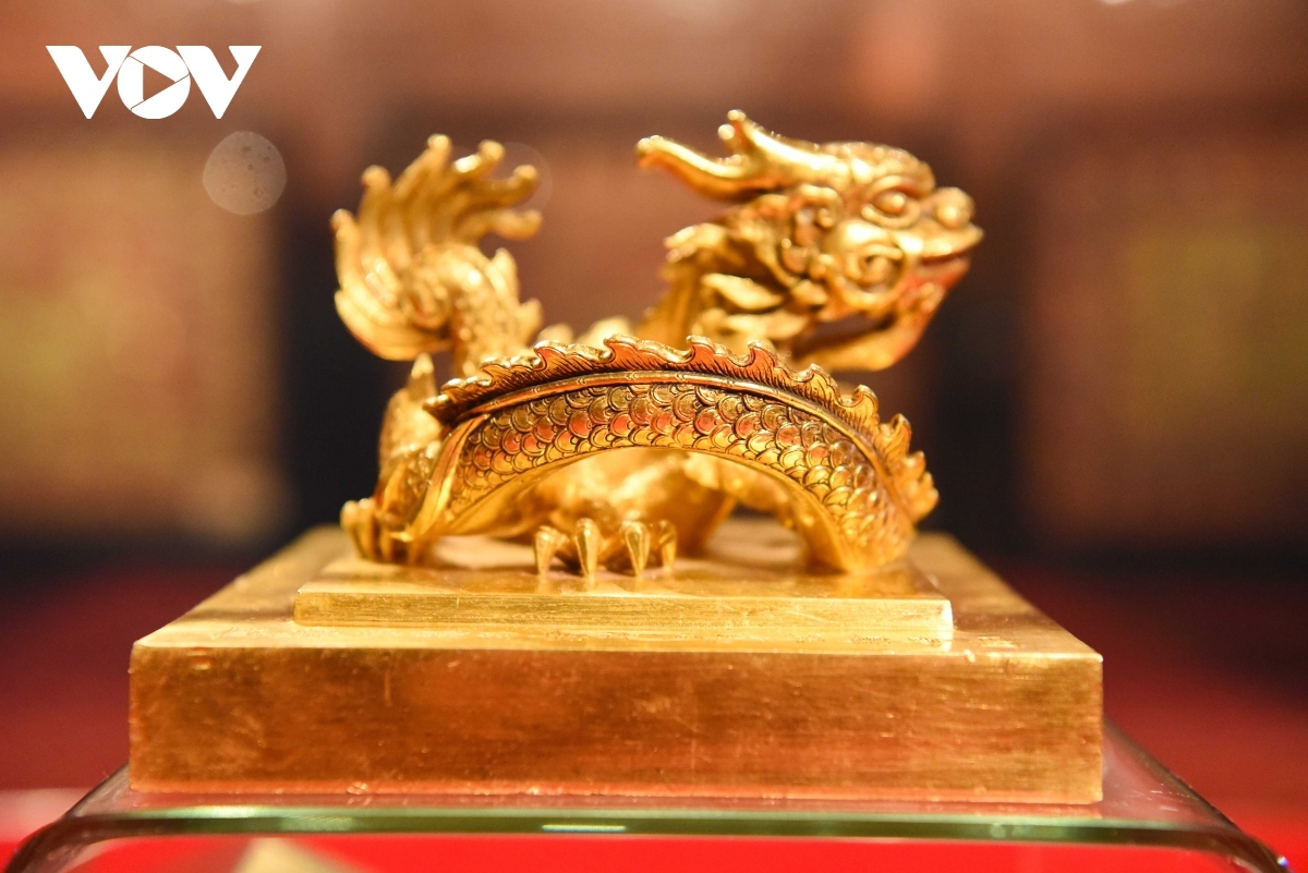 a close look at nguyen dynasty s gold imperial seal returned to vietnam picture 4