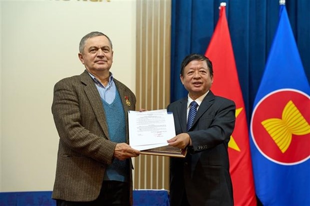 russian researcher honoured for contributing to vietnamese literature picture 1