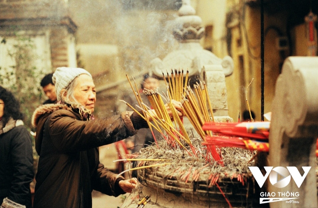 ha noi chom dong... 10 nam truoc hinh anh 2