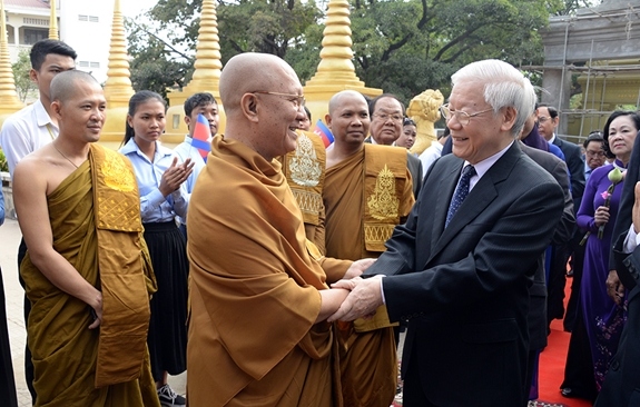 nha ngoai giao campuchia nhan dinh ve chinh sach doi ngoai cay tre viet nam hinh anh 1