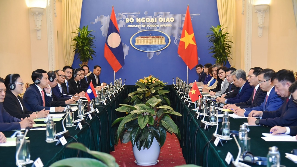 vietnam ready to support laos in asean chairmanship 2024 picture 1