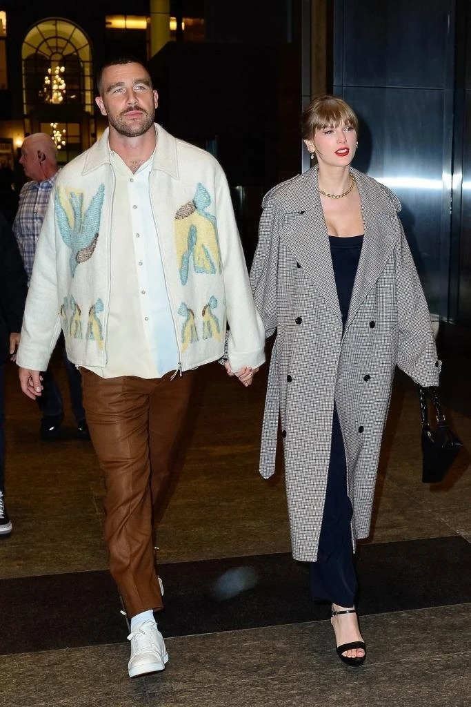 taylor swift dan ban trai travis kelce ra mat gia dinh hinh anh 1