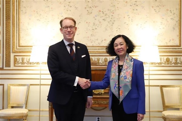 party official visits sweden to seek closer cooperation picture 1