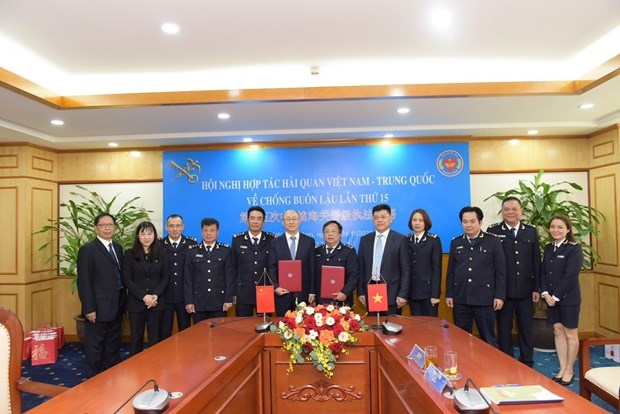 vietnam, china boost customs cooperation in fighting smuggling picture 1