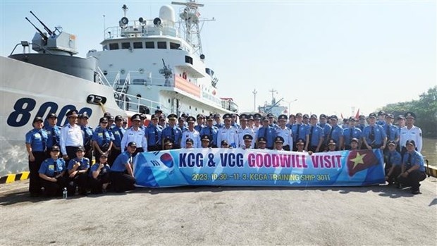 rok, vietnam coast guard forces strengthen ties picture 1