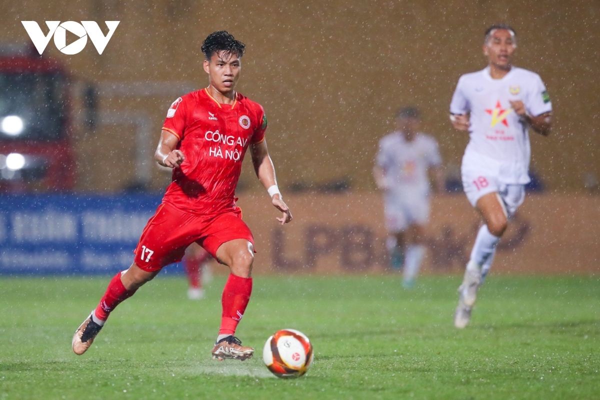 indonesian clubs keep tabs on vietnamese defender picture 1