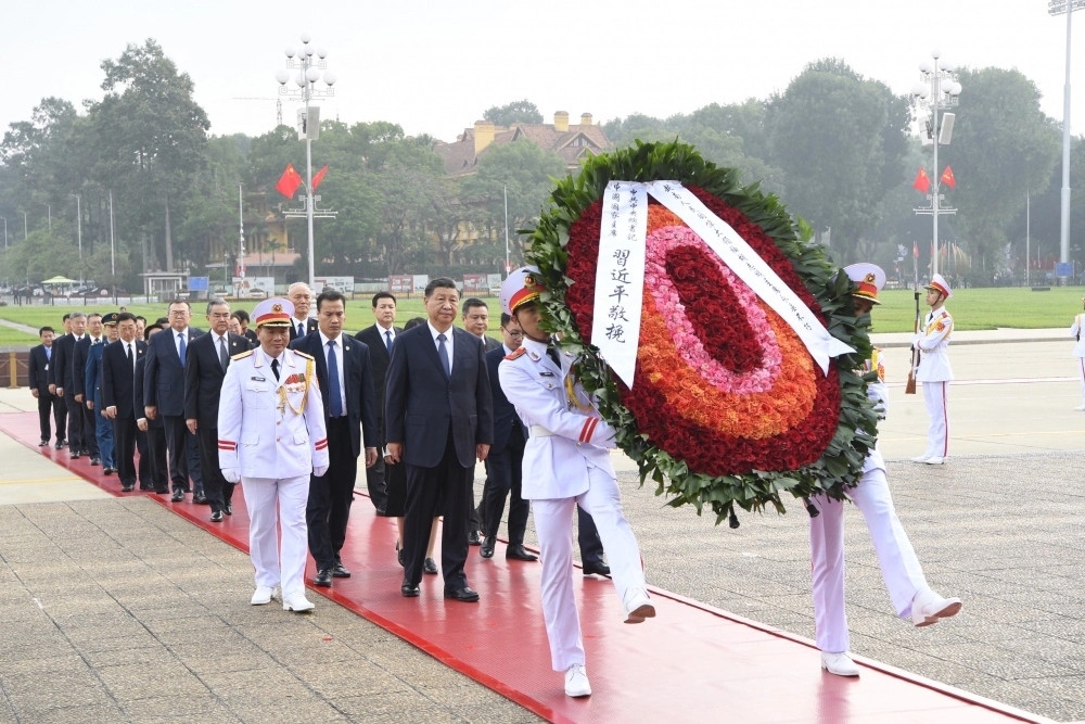 chinese president xi jinping pays tribute to president ho chi minh picture 1