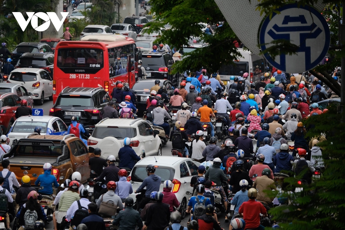 hanoi arteries go haywire as residents flock to home town for new year holiday picture 10 hanoi arteries go haywire as residents flock to home town for new year holiday picture 10