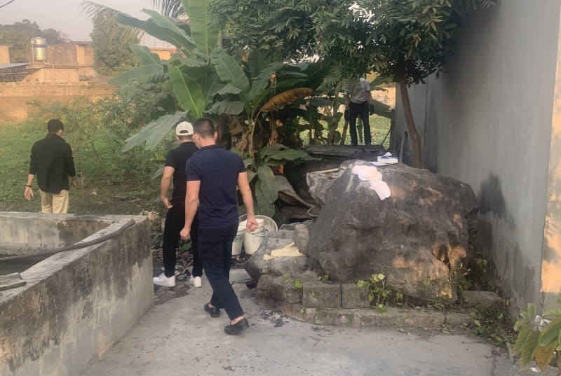 Phát hiện bộ xương người trong bể phốt nhà vệ sinh