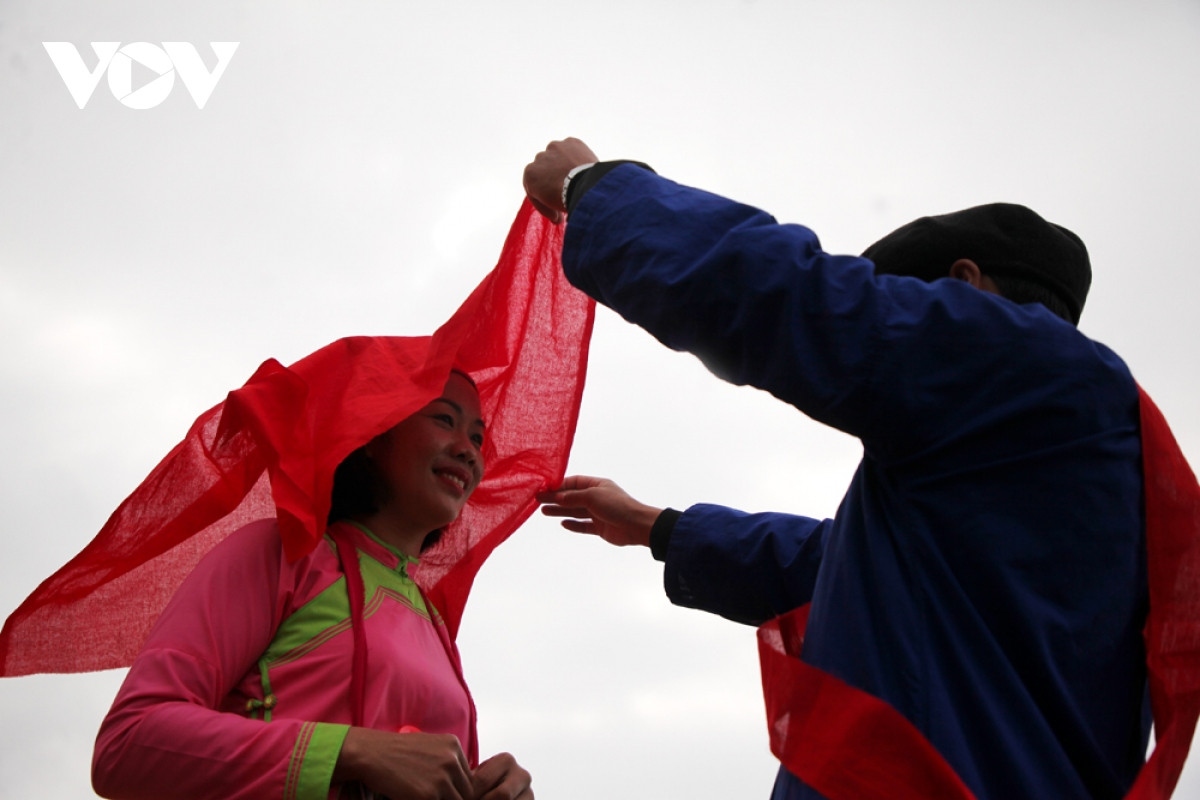 the bride-welcoming ceremony of the giay ethnic people picture 19