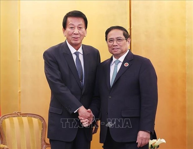 pm meets former special ambassador for vietnam-japan, jbic chairman in tokyo picture 1