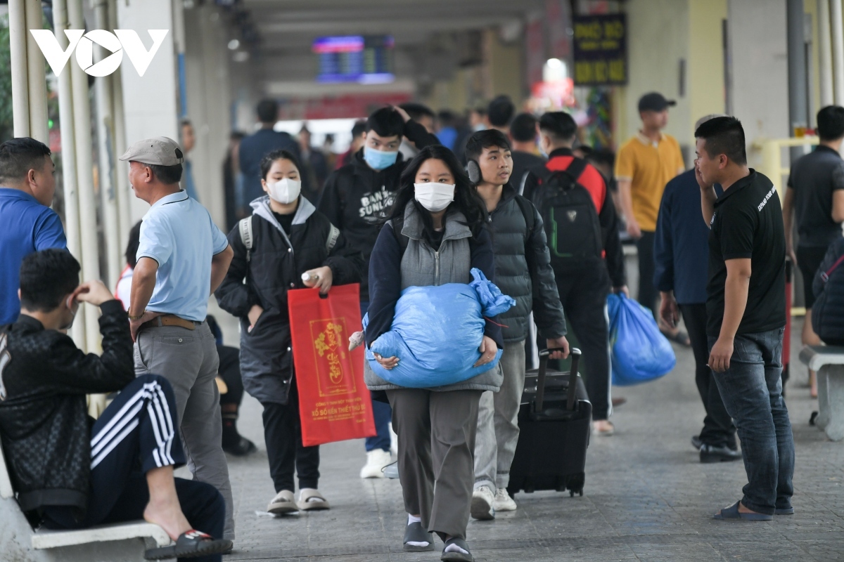hanoi arteries go haywire as residents flock to home town for new year holiday picture 2 hanoi arteries go haywire as residents flock to home town for new year holiday picture 2