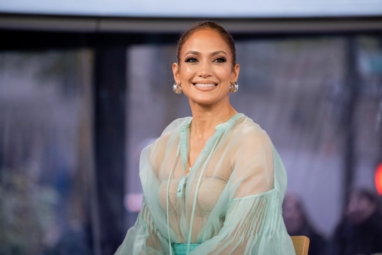 Jennifer Lopez: "Phụ nữ sẽ quyến rũ hơn khi già đi"