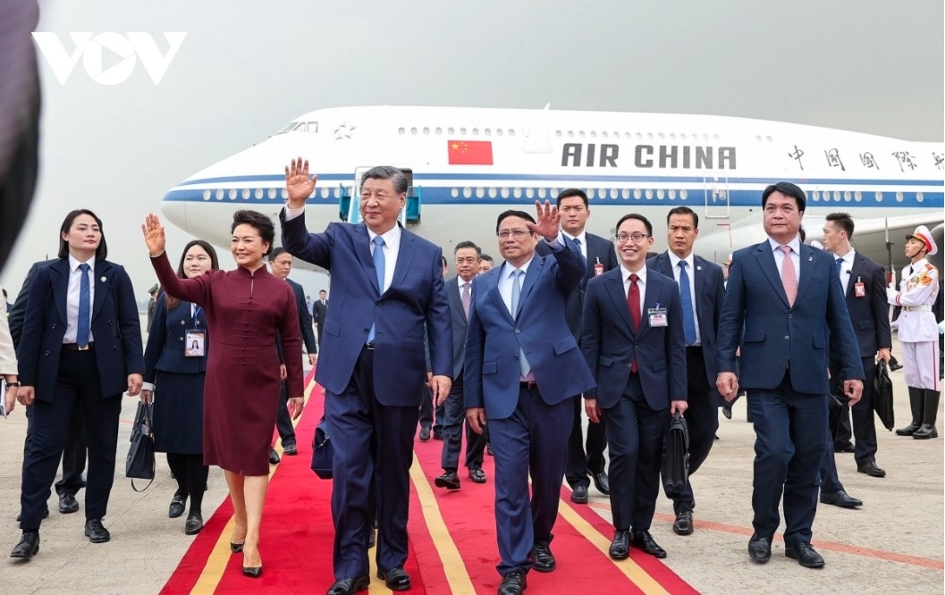 chinese party, state leader welcomed upon his arrival in hanoi picture 9