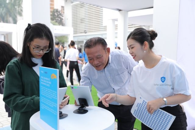 vietnam and google hold forum to promote youth role in digital transformation picture 1