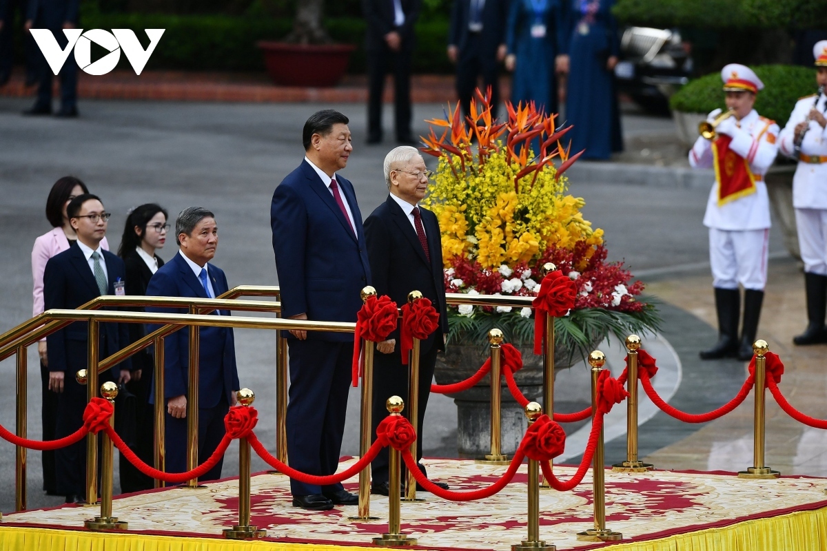 vietnamese party chief hosts welcome ceremony for top chinese leader picture 6