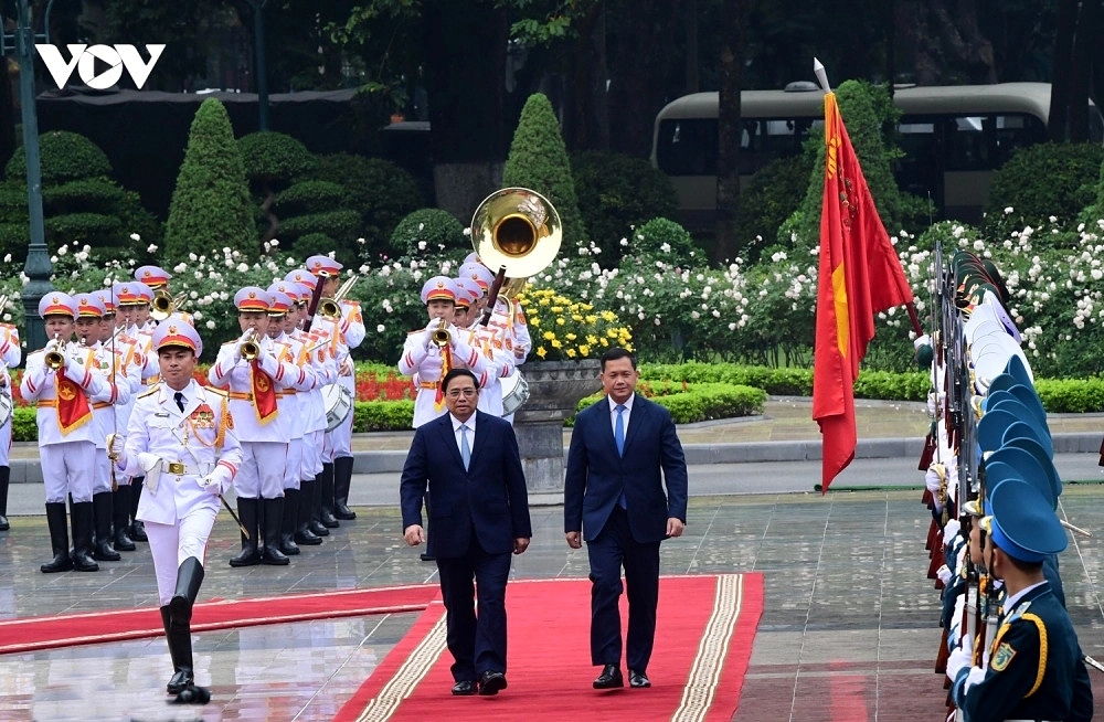 cambodian pm hun manet warmly welcomed in hanoi on his first vietnam visit picture 6