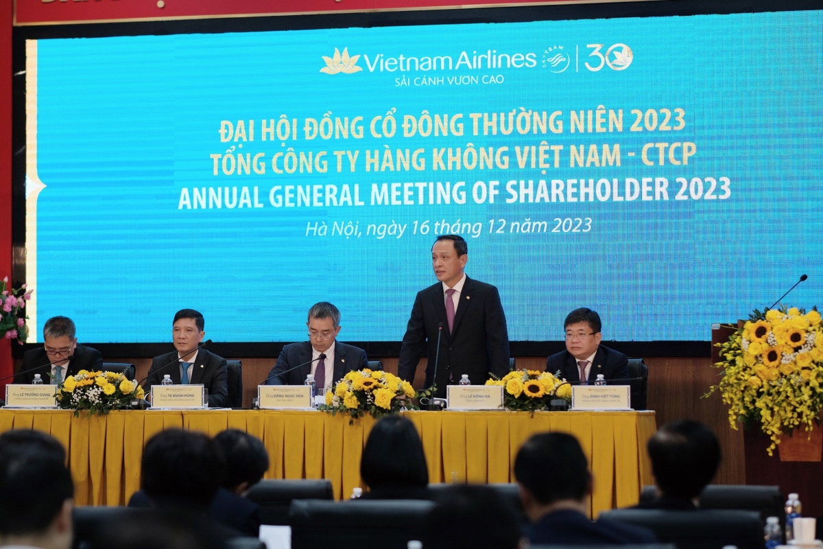 vietnam airlines tiep tuc tai co cau, can doi thu - chi kinh doanh tu nam 2024 hinh anh 1
