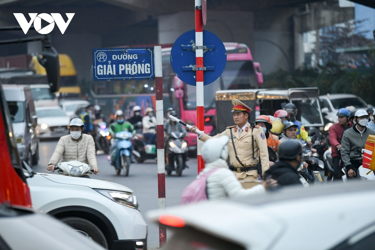 hanoi arteries go haywire as residents flock to home town for new year holiday picture 8 hanoi arteries go haywire as residents flock to home town for new year holiday picture 8