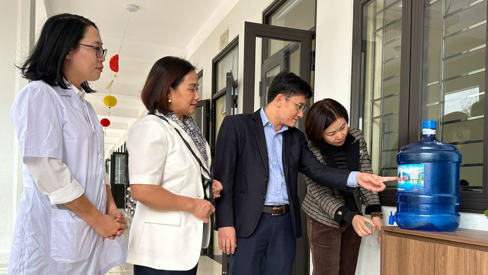 nhieu co so san xuat nuoc uong dong chai vi pham an toan thuc pham o bac giang hinh anh 1