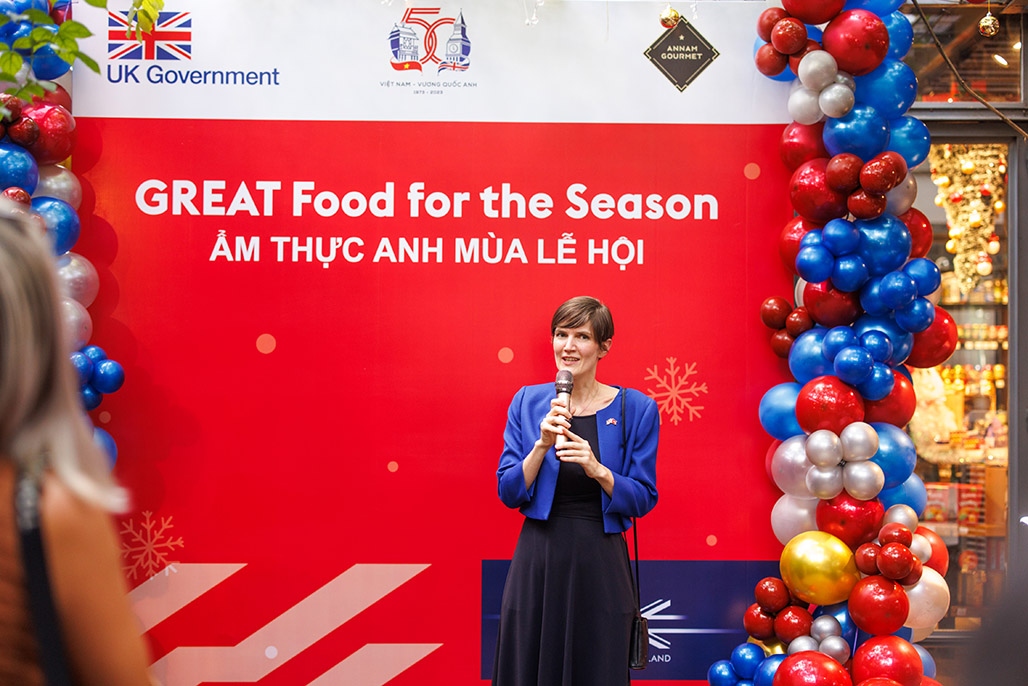 hcm city celebrates christmas with british fare picture 1