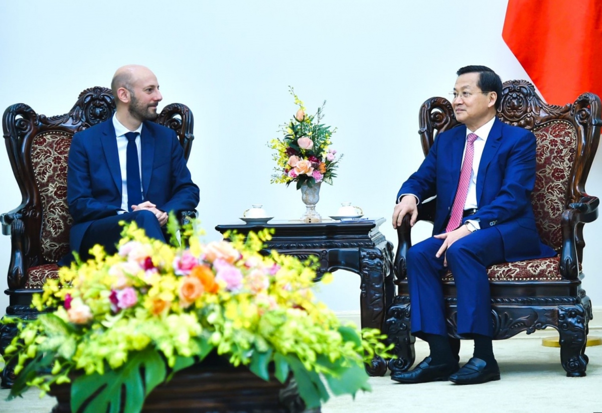 france to step up cooperation with vietnam in public service transparency picture 1