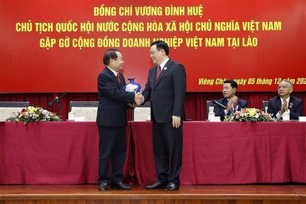 na chairman meets with vietnamese business community in laos picture 1