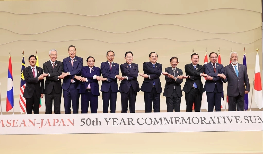 vietnamese pm attends asean-japan commemorative summit in tokyo picture 1