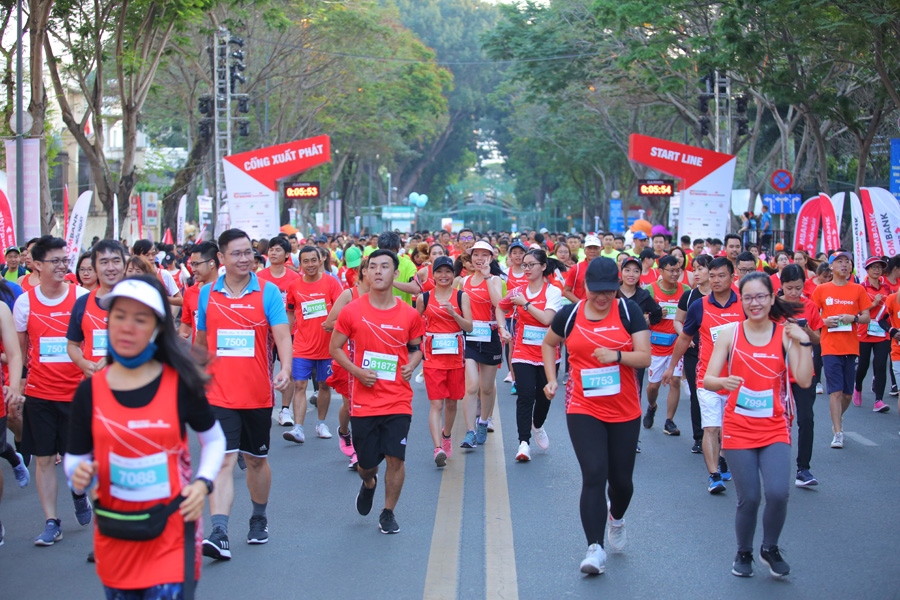 over 15,000 runners join techcombank hcm city international marathon picture 1