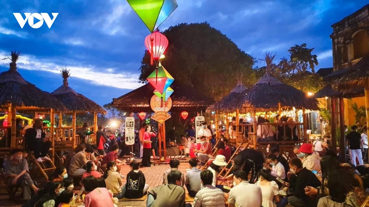 hoi an to light up for new year celebrations picture 1