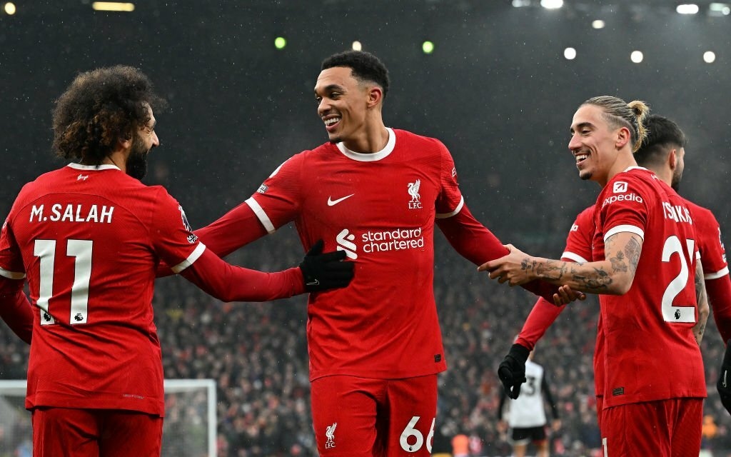 Bảng xếp hạng Ngoại hạng Anh mới nhất: Liverpool lên nhì bảng, MU xa rời top 4