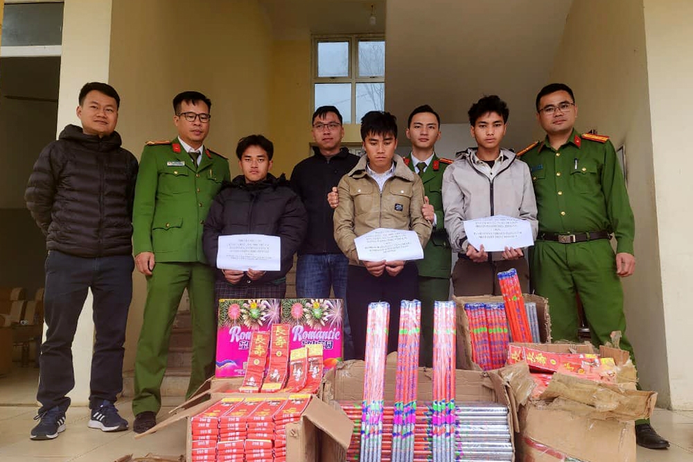 lai châu triệt phá đường dây nhập lậu pháo và sâm vào việt nam hình ảnh 1 lai chau triet pha duong day nhap lau phao va sam vao viet nam hinh anh 1