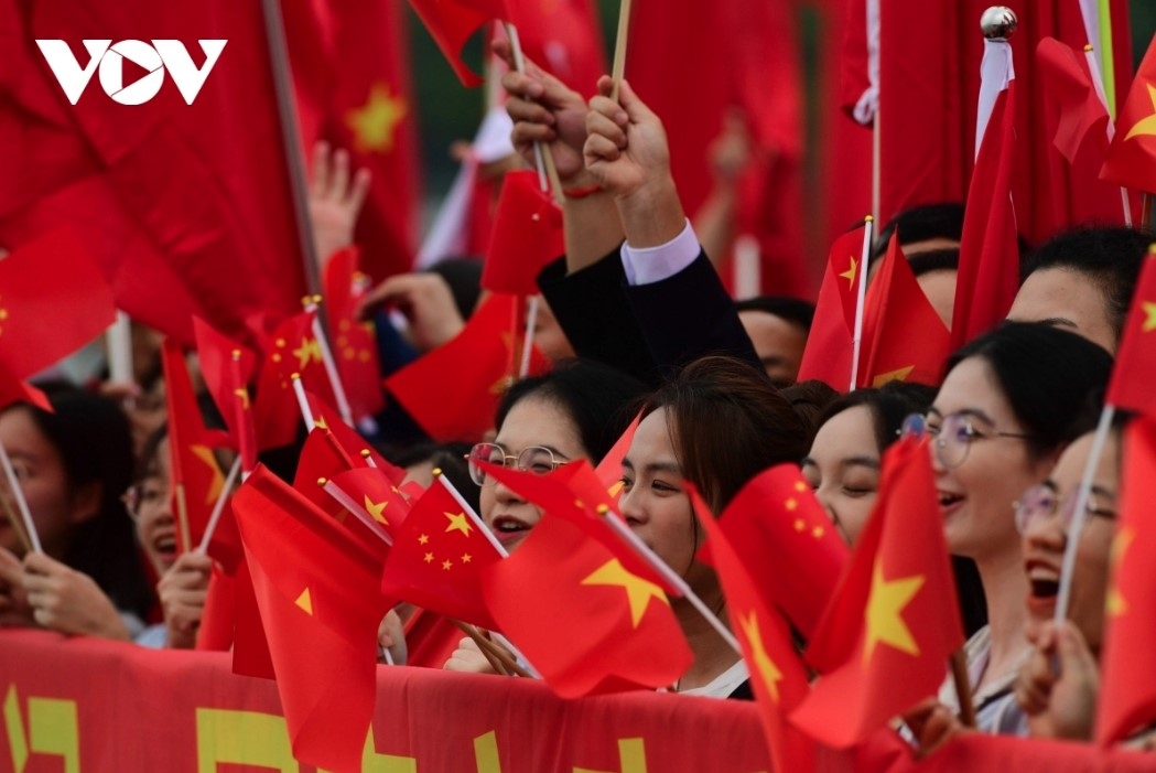 chinese party, state leader welcomed upon his arrival in hanoi picture 12