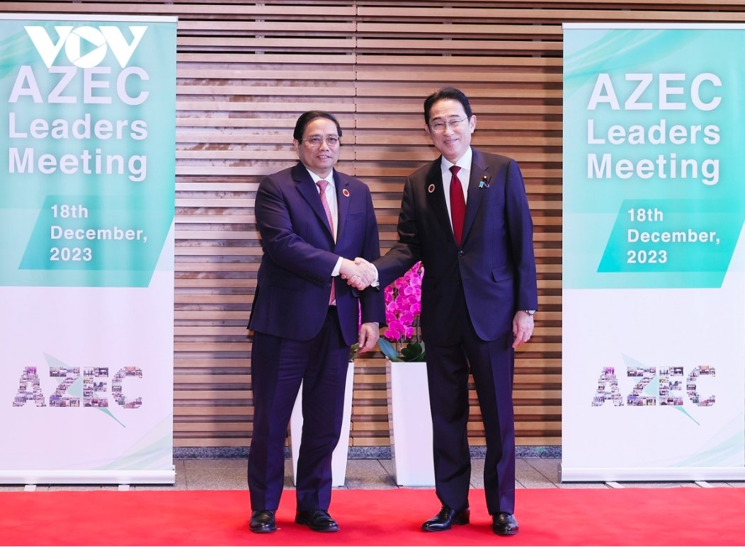pm chinh attends asia zero emissions community summit in tokyo picture 2