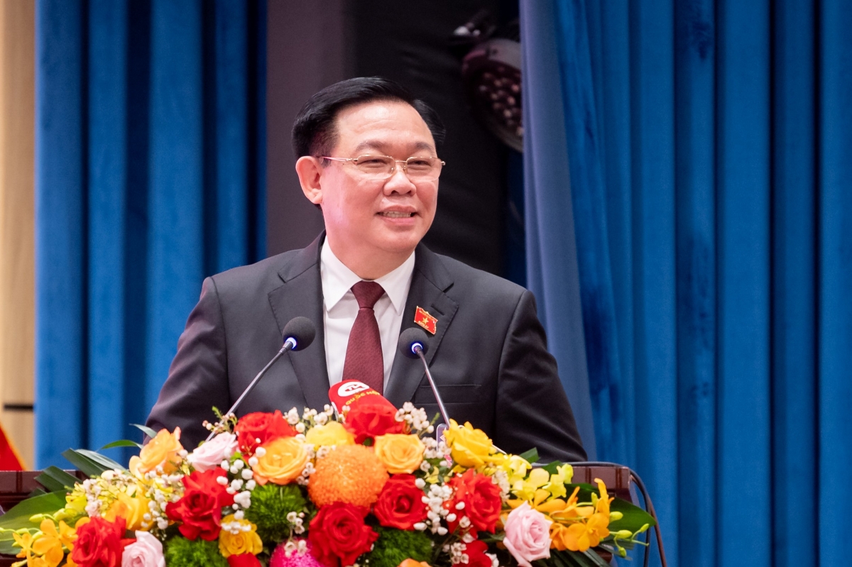 Chủ tịch Quốc hội thăm và làm việc với Tổng cục Công nghiệp quốc phòng