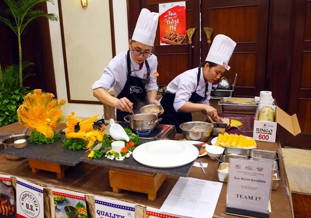 40 chefs show off skills at da nang culinary competition picture 1