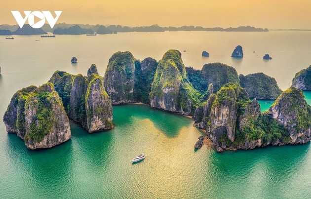 ha long bay among world s top 10 most-visited natural wonders picture 1