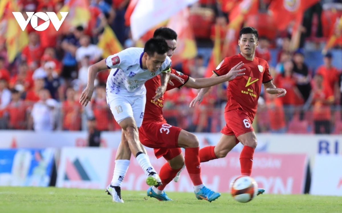 ha noi fc - ha tinh van quyet va dong doi tiep da thang hoa hinh anh 2