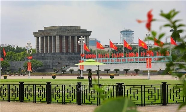over 2.2 million vietnamese, foreigners pay tribute to late president in 2023 picture 1 over 2.2 million vietnamese, foreigners pay tribute to late president in 2023 picture 1
