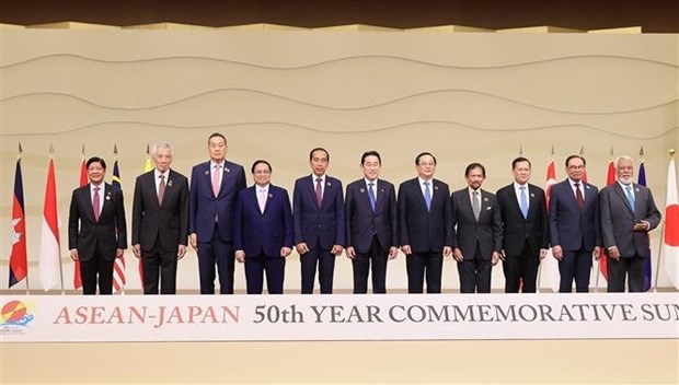 pm wraps up japan trip for asean-japan commemorative summit picture 1