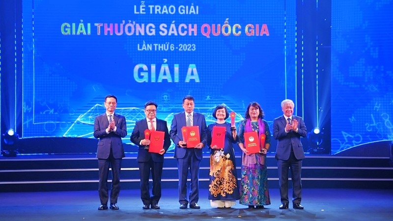 vinh danh hơn 40 tác phẩm đoạt giải thưởng sách quốc gia lần thứ 6 hình ảnh 1 vinh danh hon 40 tac pham doat giai thuong sach quoc gia lan thu 6 hinh anh 1