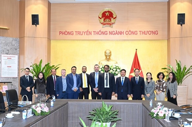 minister hosts uae firm seeking business opportunities in vietnam picture 1