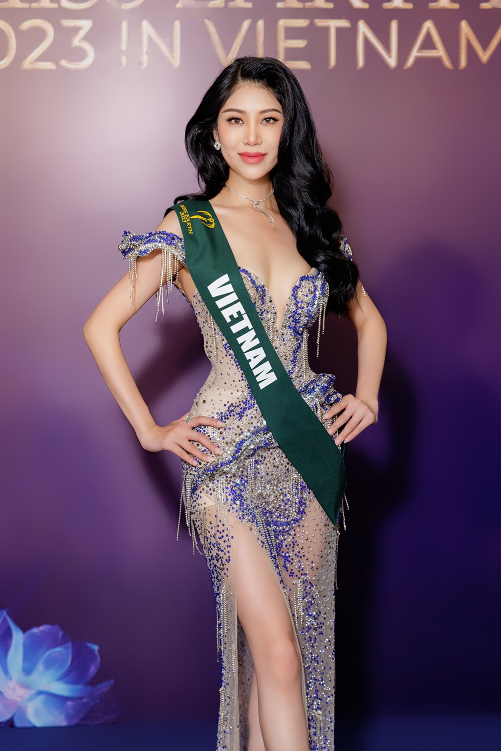 90 thi sinh miss earth 2023 ra mat khan gia viet nam hinh anh 3