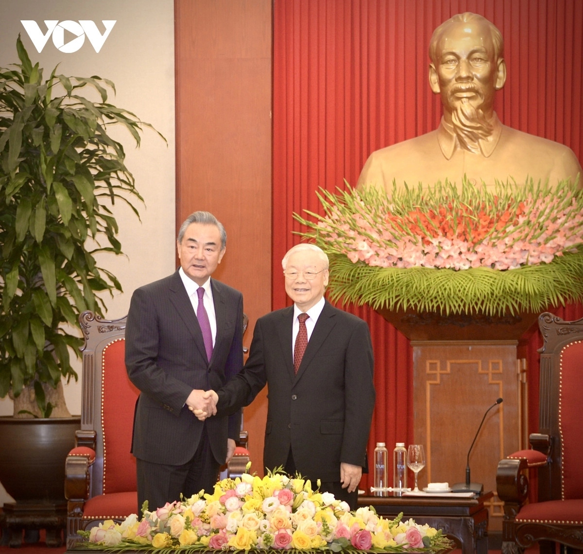 vietnam prioritises strengthening relations with china, says party chief picture 1
