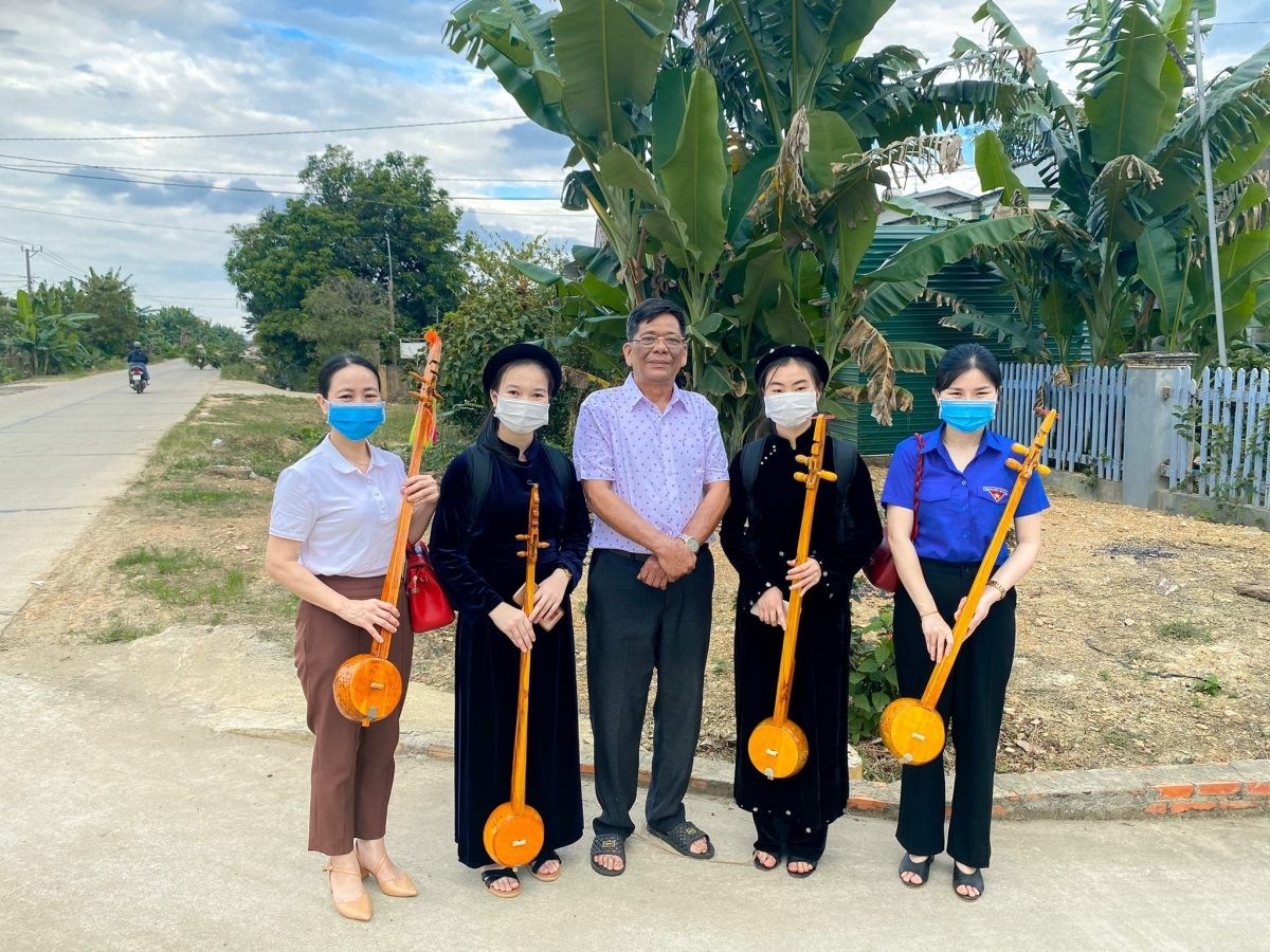 Người khôi phục dân ca Tày trên quê hương mới Đắk Nông